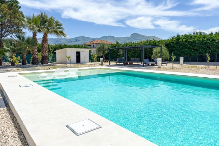 Image No.1-2 Bed Villa for sale