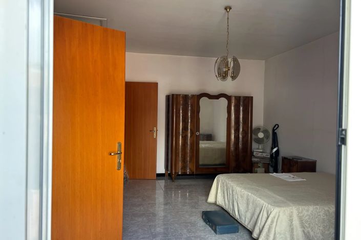 Image No.15-2 Bed House for sale