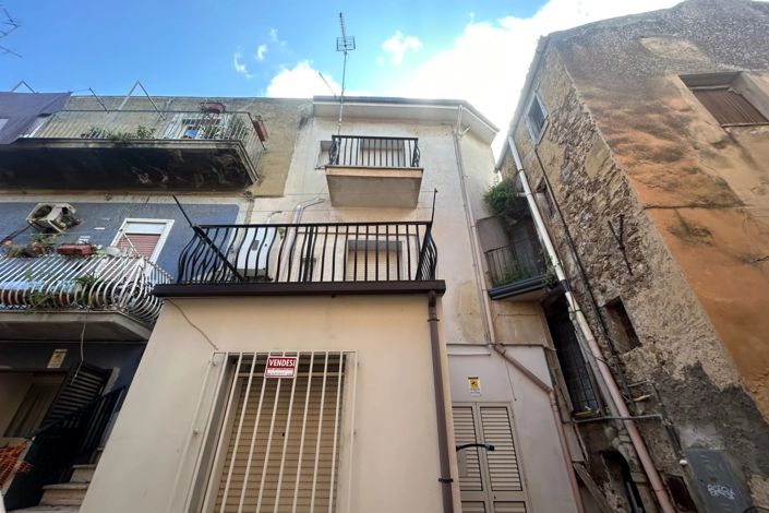 Image No.24-2 Bed House for sale