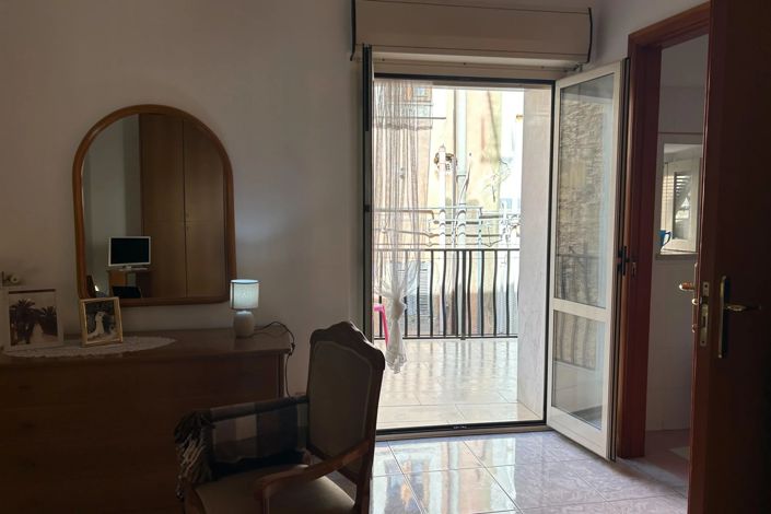 Image No.9-2 Bed House for sale