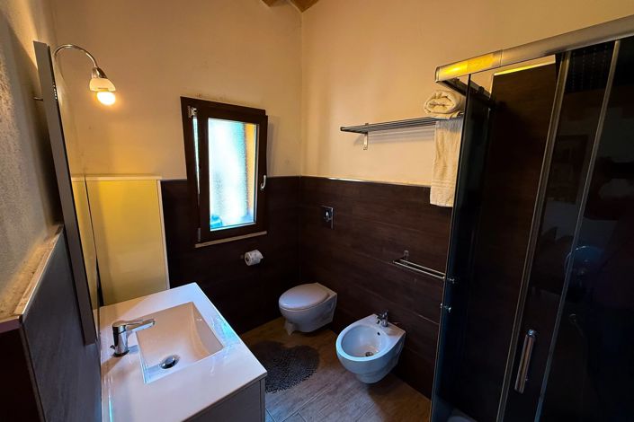 Image No.13-10 Bed Apartment for sale