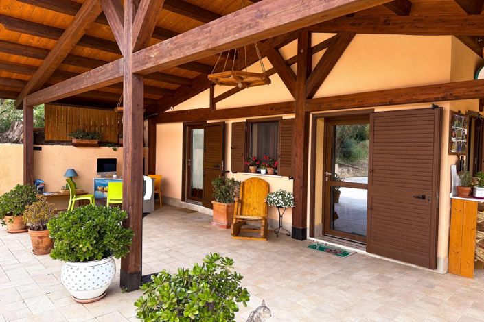 Image No.2-10 Bed Apartment for sale