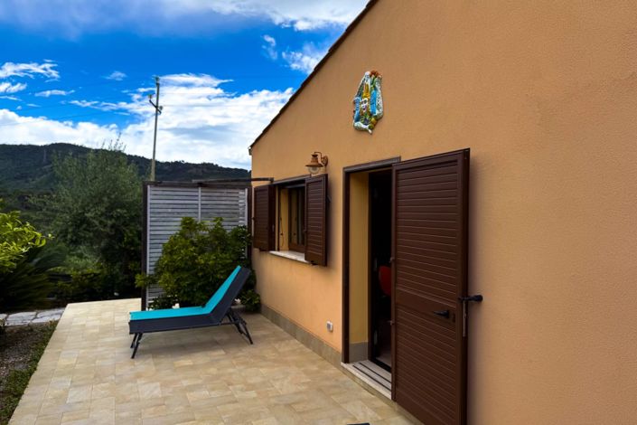 Image No.27-10 Bed Apartment for sale