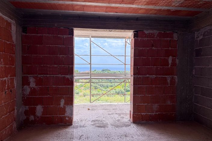 Image No.12-3 Bed House for sale