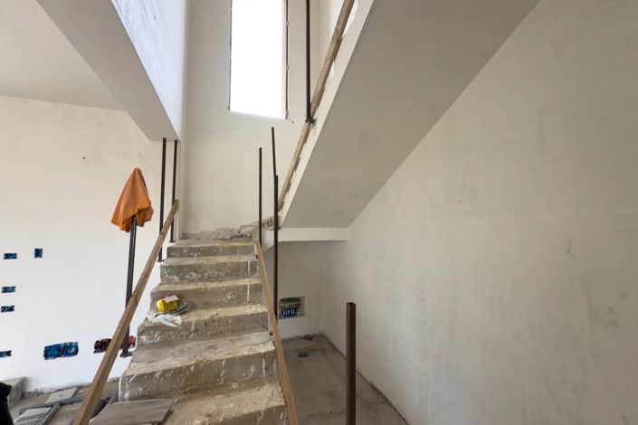 Image No.15-3 Bed House for sale