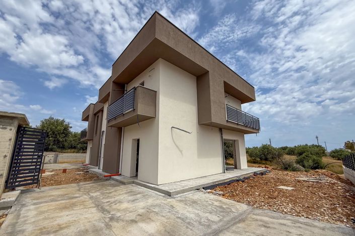 Image No.9-3 Bed House for sale