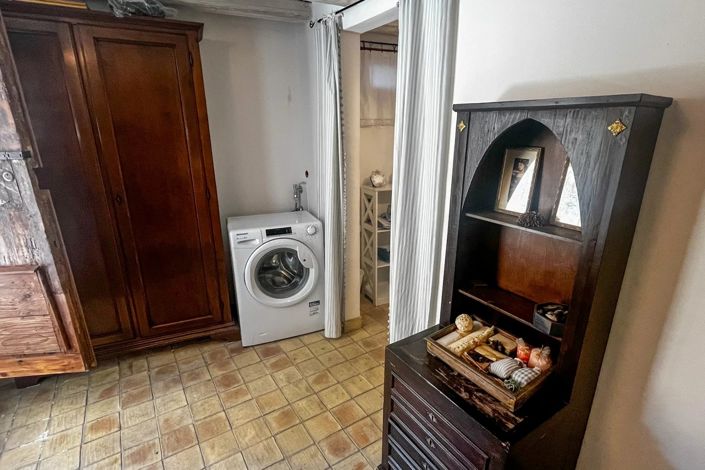 Image No.13-1 Bed House for sale