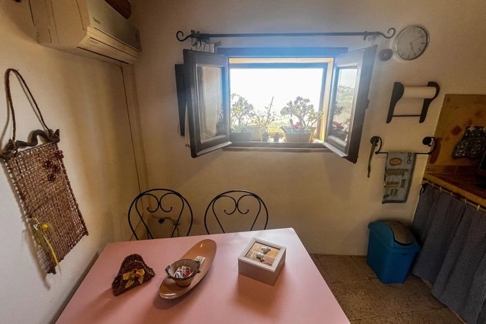 Image No.4-1 Bed House for sale