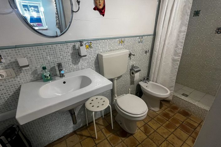 Image No.7-1 Bed House for sale