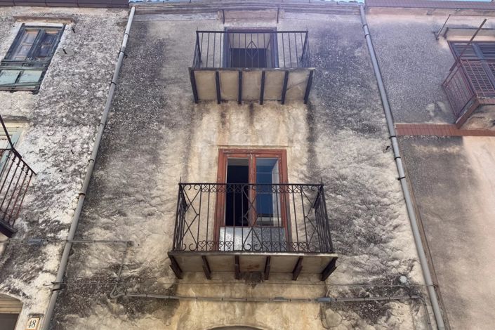 Image No.26-1 Bed House for sale