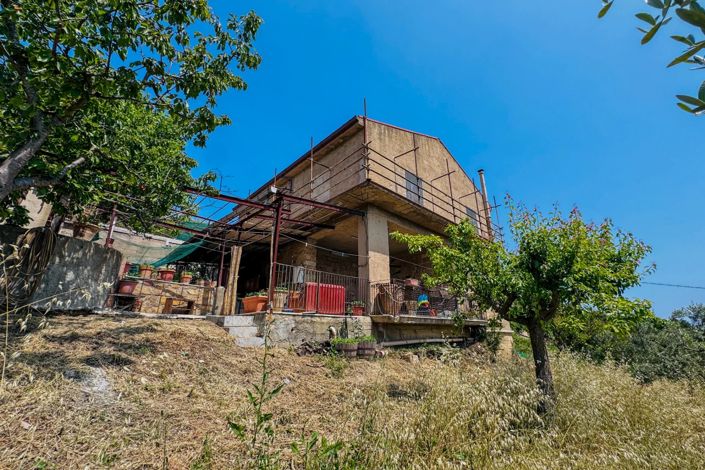 Image No.6-2 Bed House for sale