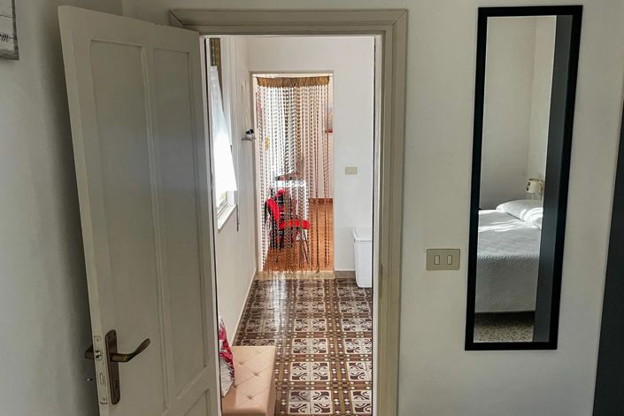 Image No.22-4 Bed House for sale