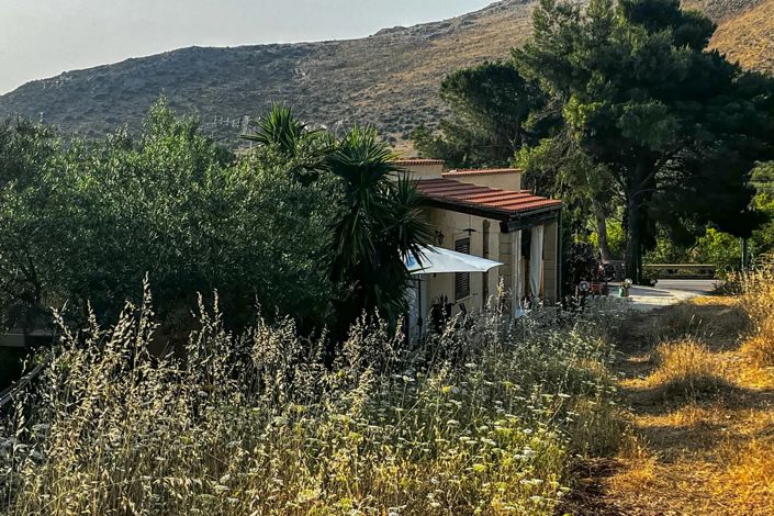 Image No.25-4 Bed House for sale