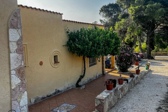 Image No.3-4 Bed House for sale