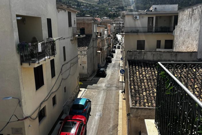 Image No.14-5 Bed House for sale