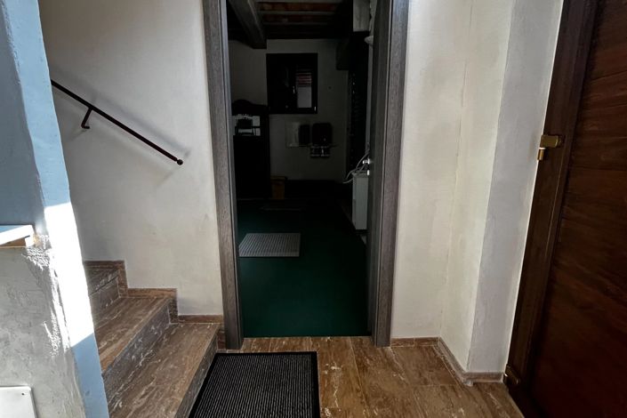 Image No.21-5 Bed House for sale