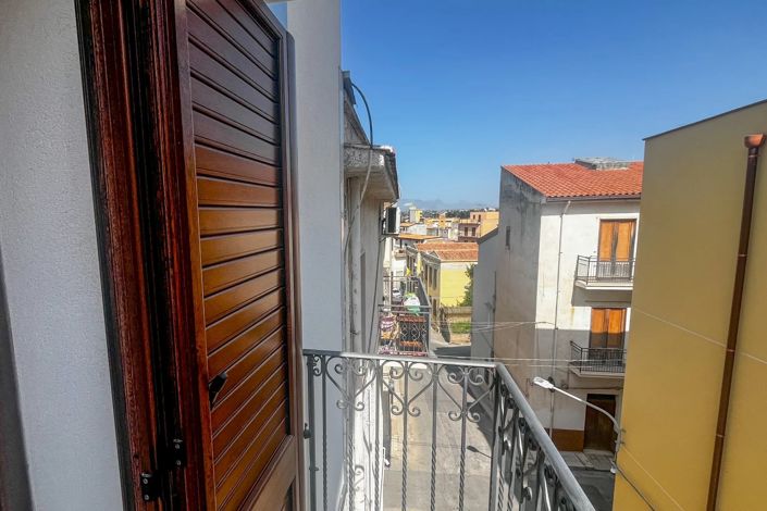 Image No.24-5 Bed House for sale