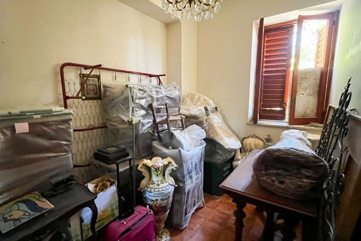 Image No.24-4 Bed House for sale