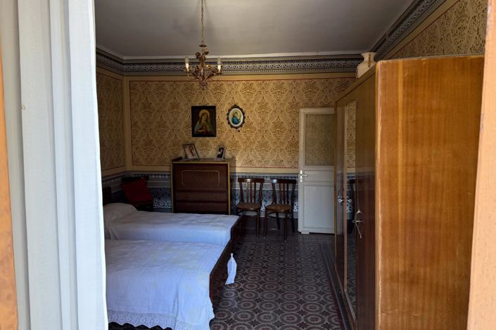 Image No.10-1 Bed House for sale