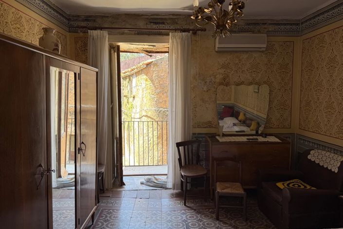 Image No.12-1 Bed House for sale