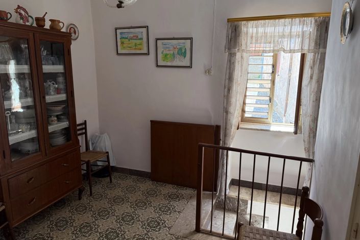 Image No.4-1 Bed House for sale