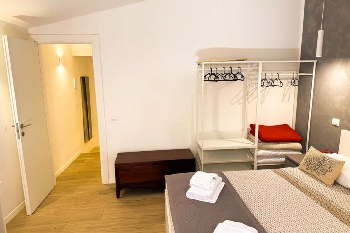 Image No.14-1 Bed House for sale