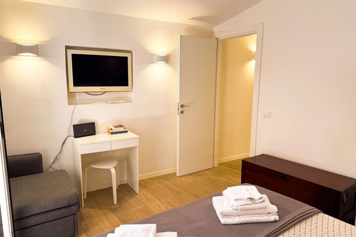 Image No.16-1 Bed House for sale