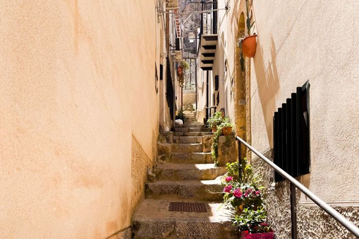 Image No.3-1 Bed House for sale