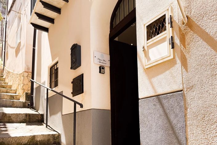 Image No.4-1 Bed House for sale