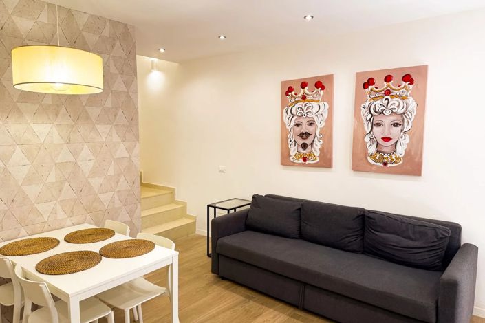 Image No.8-1 Bed House for sale