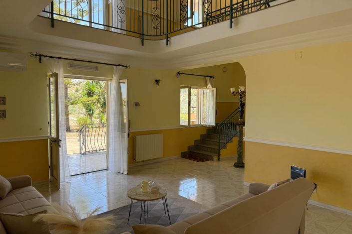 Image No.10-4 Bed Villa for sale