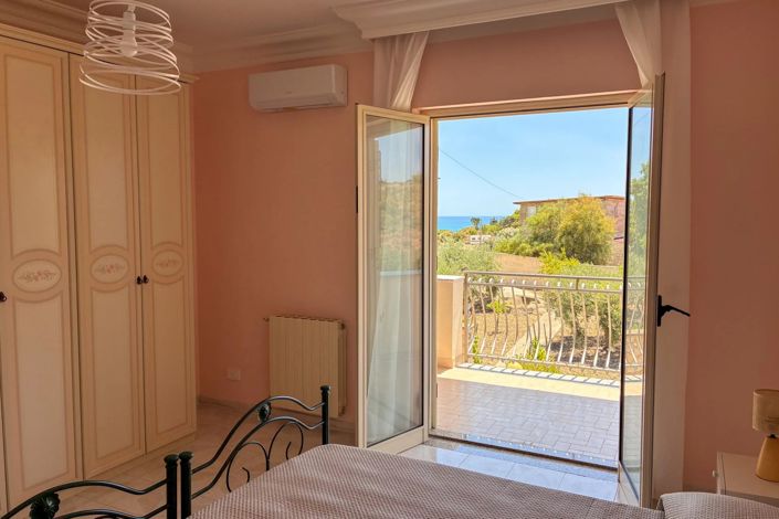 Image No.22-4 Bed Villa for sale