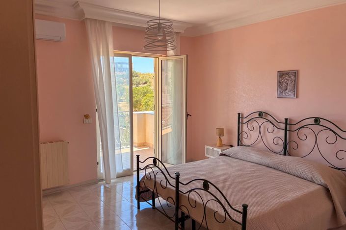 Image No.23-4 Bed Villa for sale