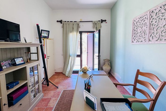 Image No.29-6 Bed House for sale