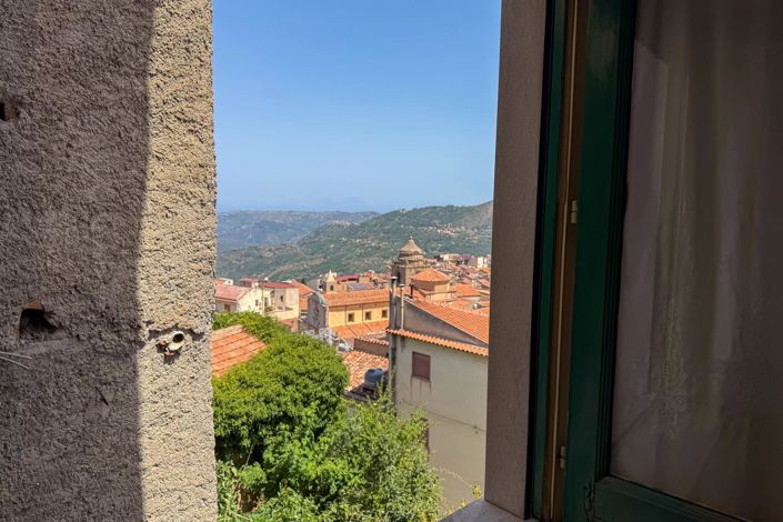 Image No.10-3 Bed Apartment for sale