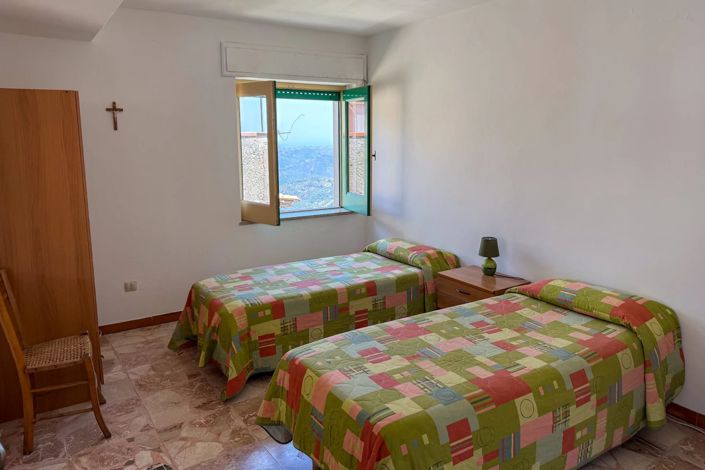 Image No.12-3 Bed Apartment for sale