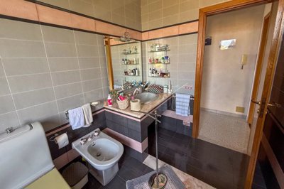 d9e2576d351120f7c0a546a57a893e84dff4b10df9192