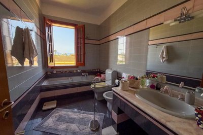 367b06d2eccb98a8d36b7cf6286e07a3707aca650b192