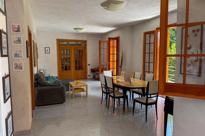 Image No.6-4 Bed House for sale