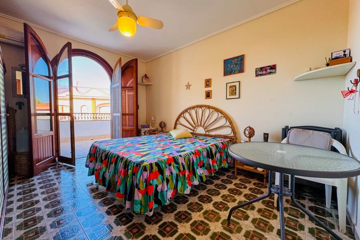 Image No.27-6 Bed Villa for sale