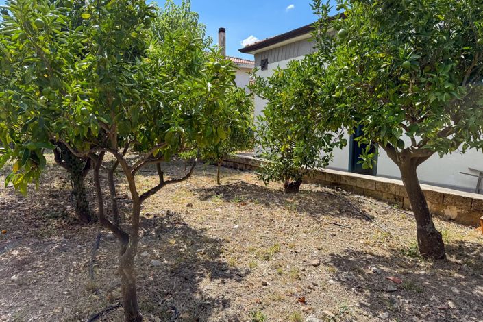 Image No.30-2 Bed House for sale