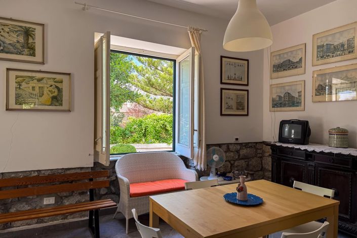 Image No.5-2 Bed House for sale