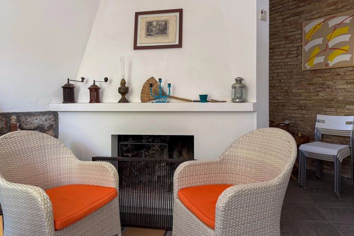 Image No.6-2 Bed House for sale