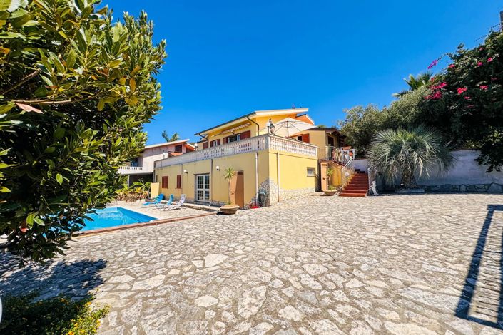 Image No.14-3 Bed Villa for sale