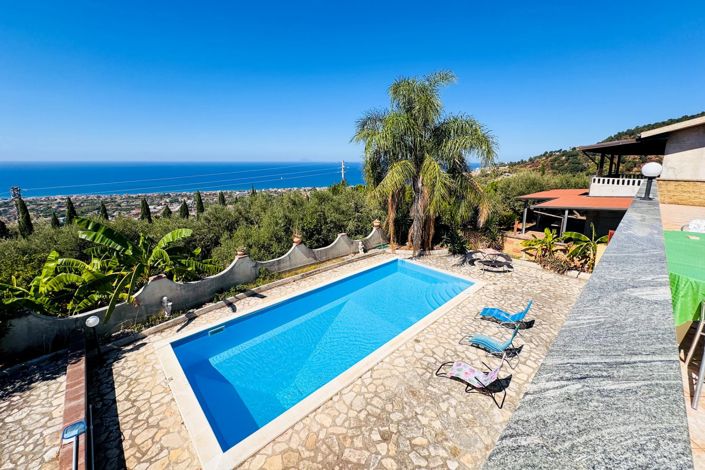 Image No.28-3 Bed Villa for sale