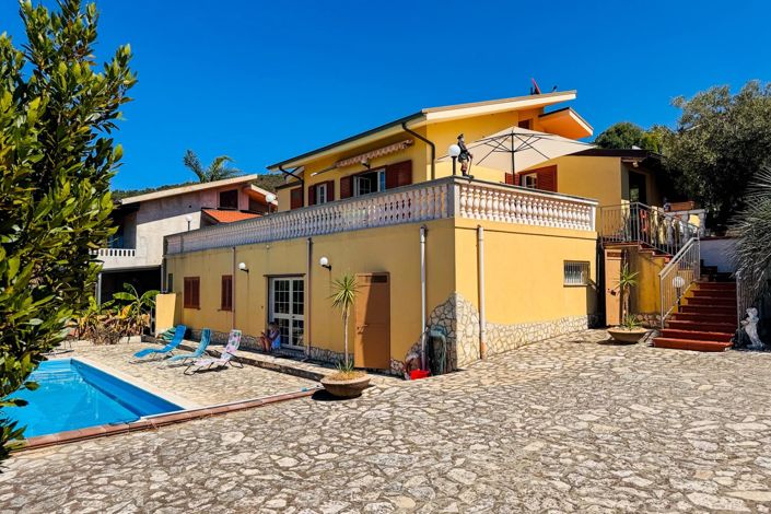 Image No.9-3 Bed Villa for sale