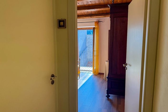 Image No.14-2 Bed House for sale