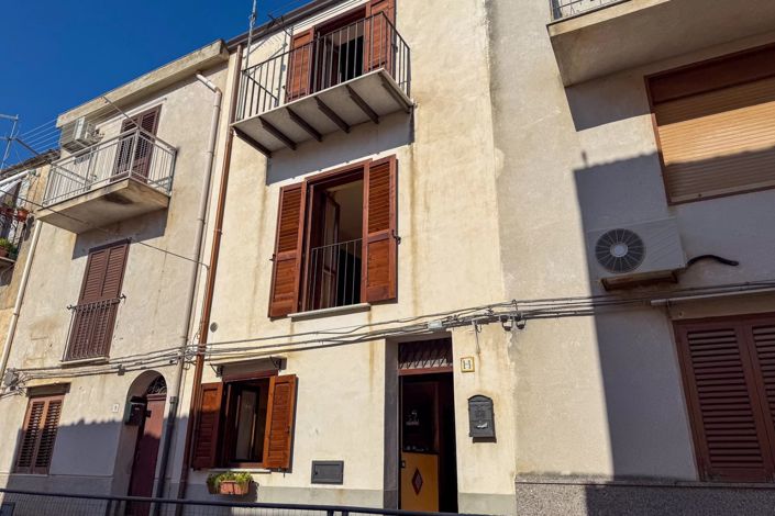 Image No.19-2 Bed House for sale