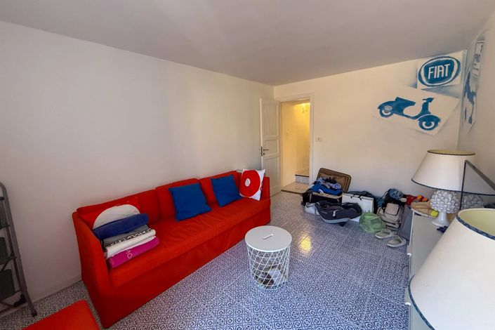 Image No.11-2 Bed House for sale