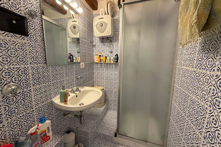 Image No.18-2 Bed House for sale